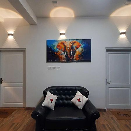 Villa Sole Канди Екстериор снимка