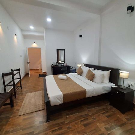 Villa Sole Канди Екстериор снимка