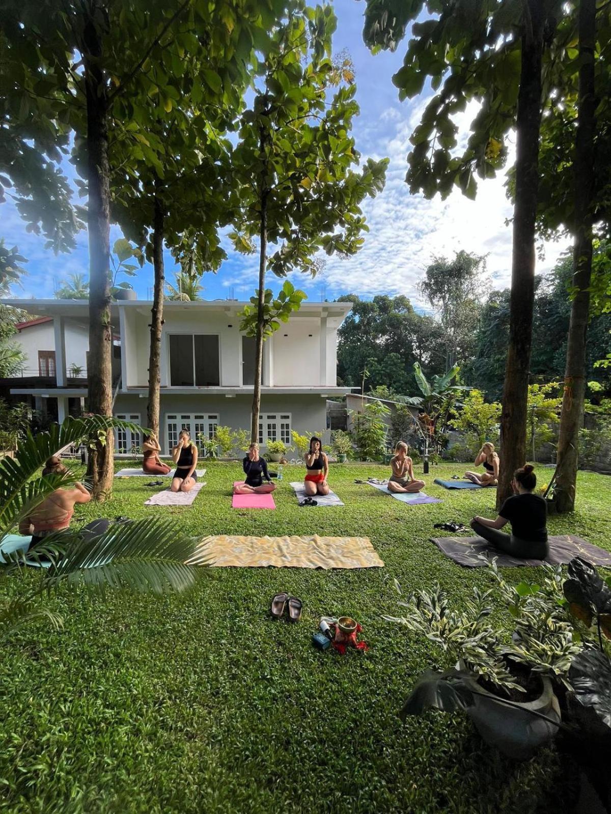 Villa Sole Канди Екстериор снимка