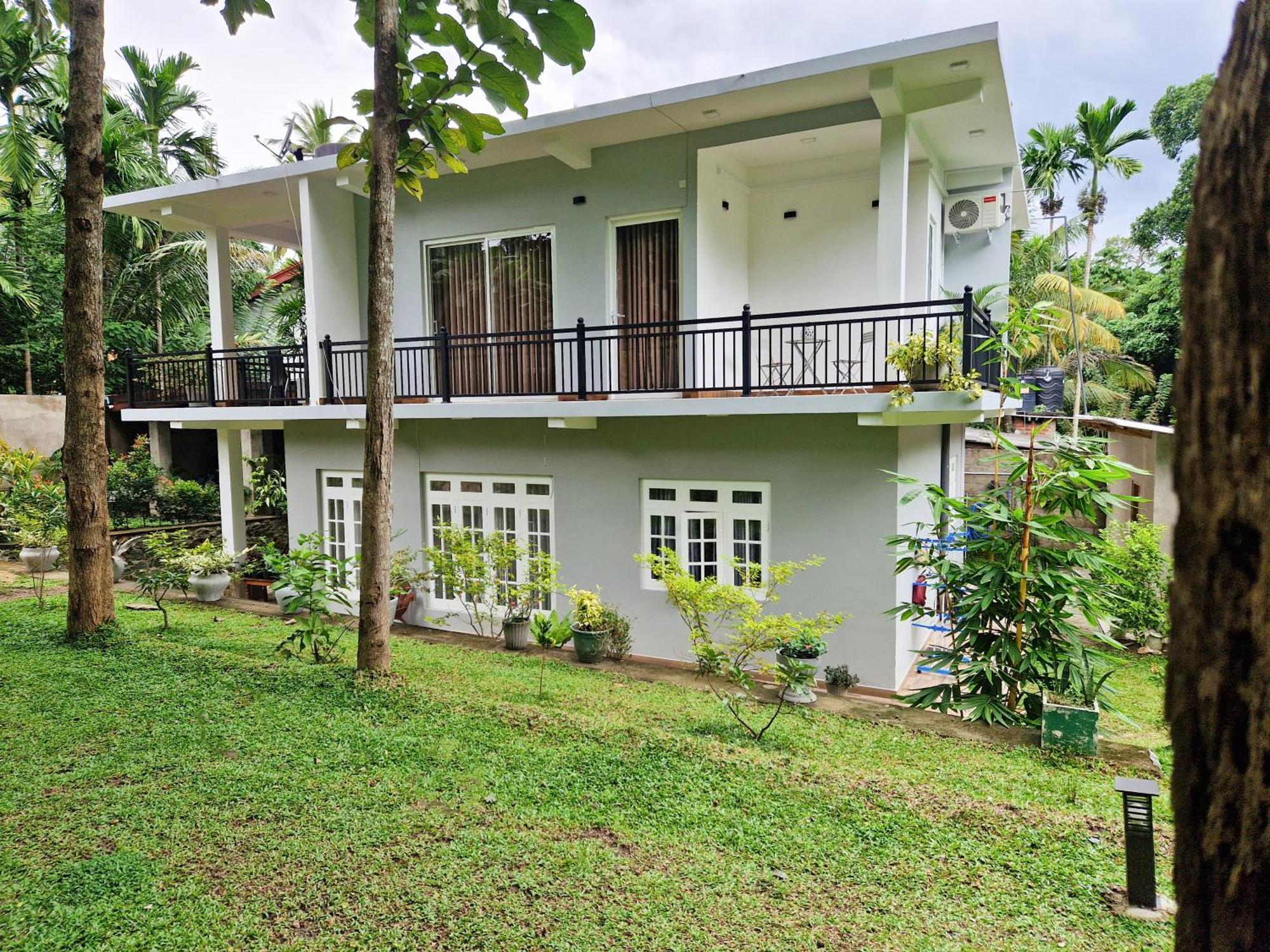 Villa Sole Канди Екстериор снимка
