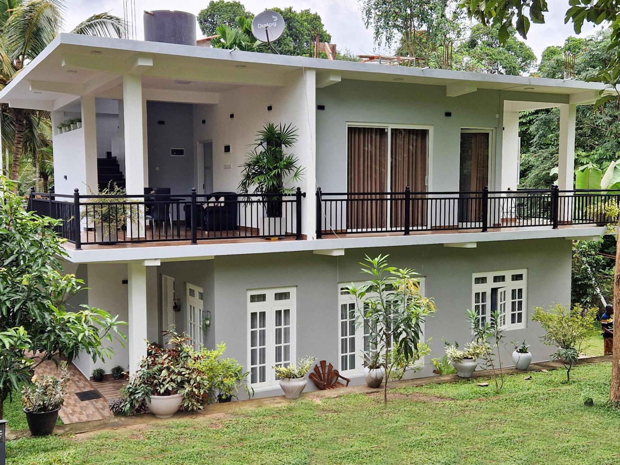 Villa Sole Канди Екстериор снимка