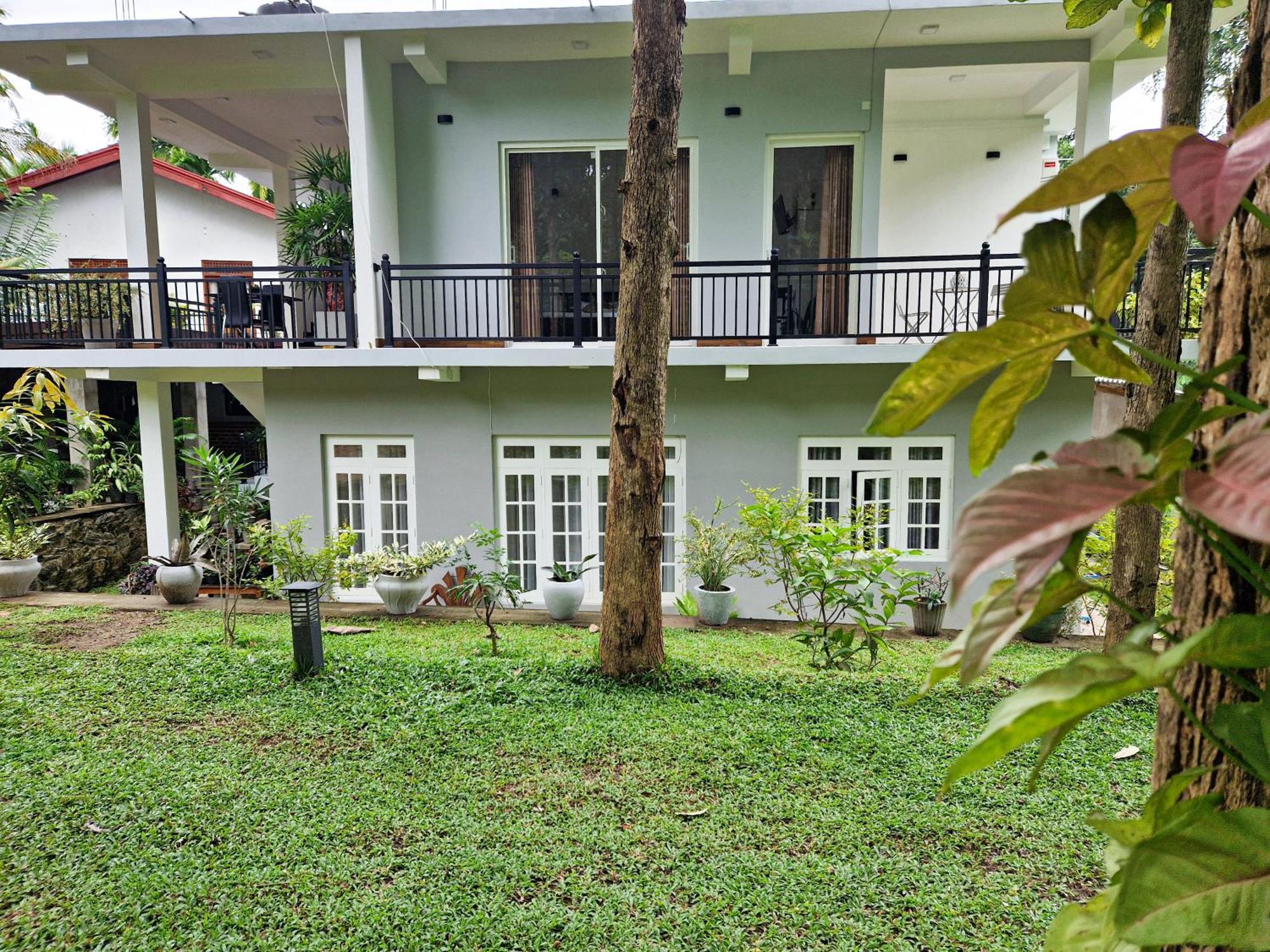 Villa Sole Канди Екстериор снимка