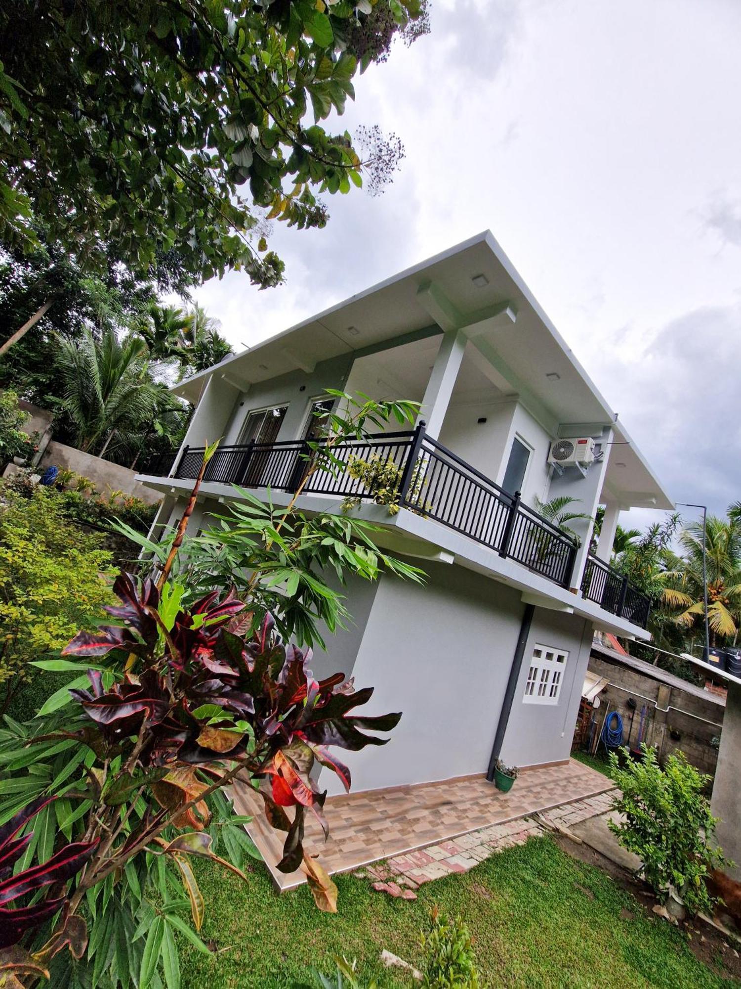 Villa Sole Канди Екстериор снимка