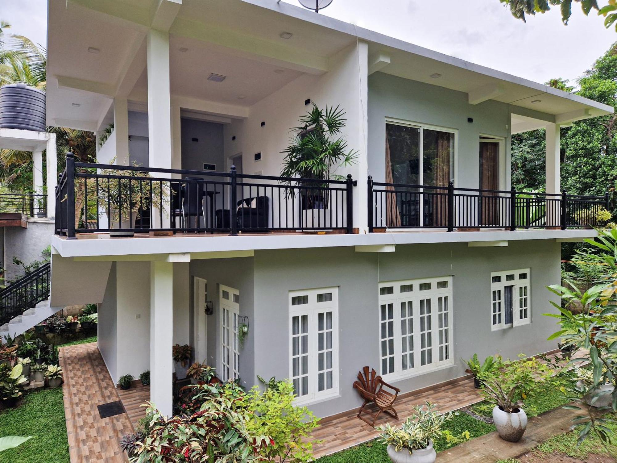 Villa Sole Канди Екстериор снимка