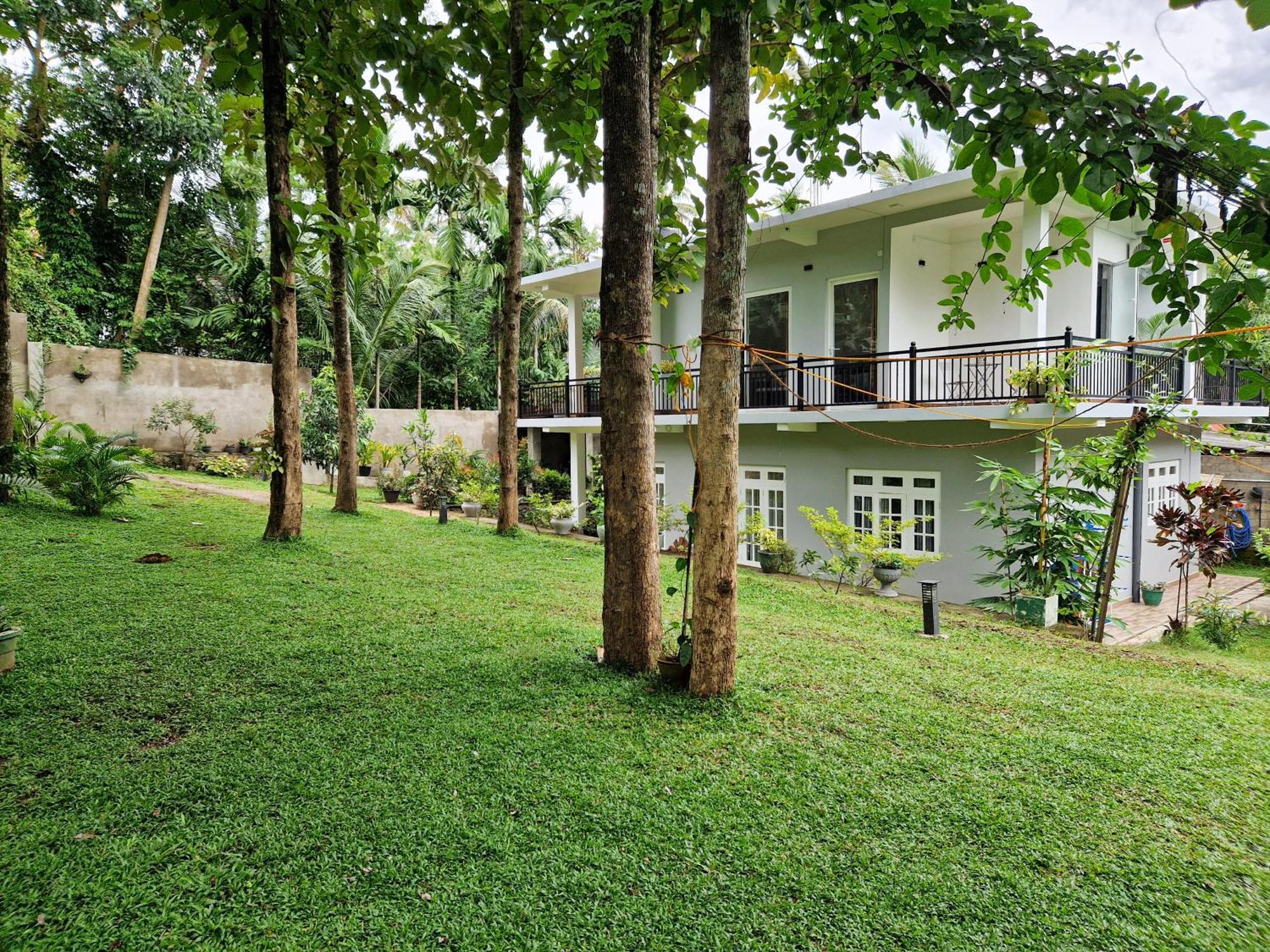 Villa Sole Канди Екстериор снимка
