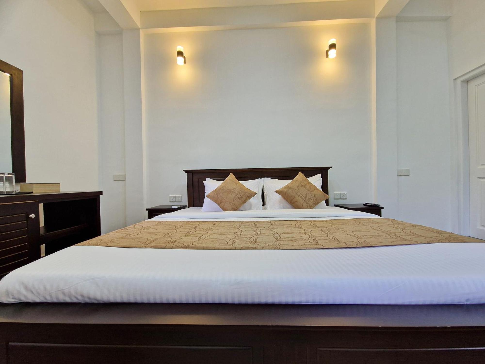 Villa Sole Канди Екстериор снимка