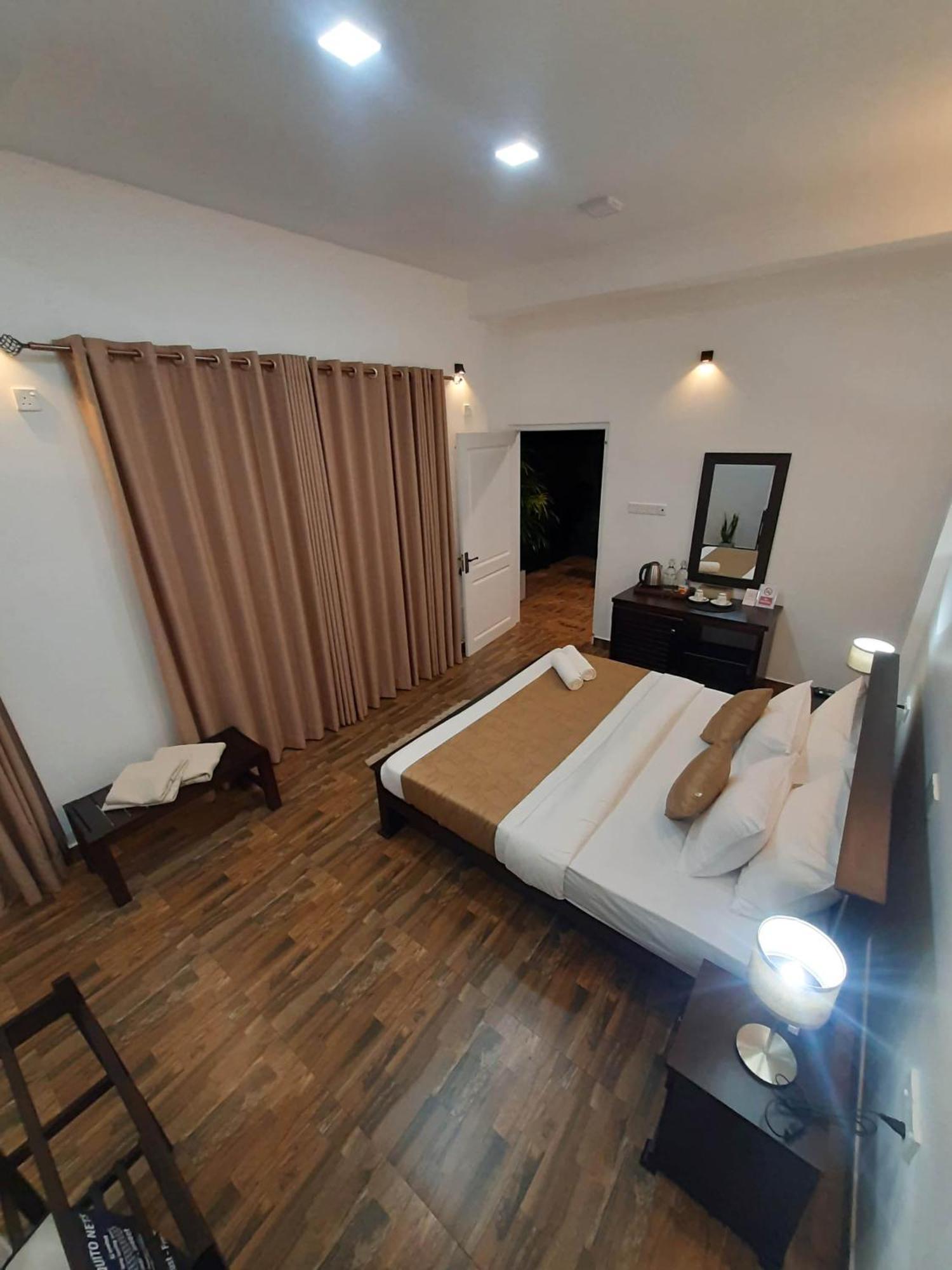 Villa Sole Канди Екстериор снимка
